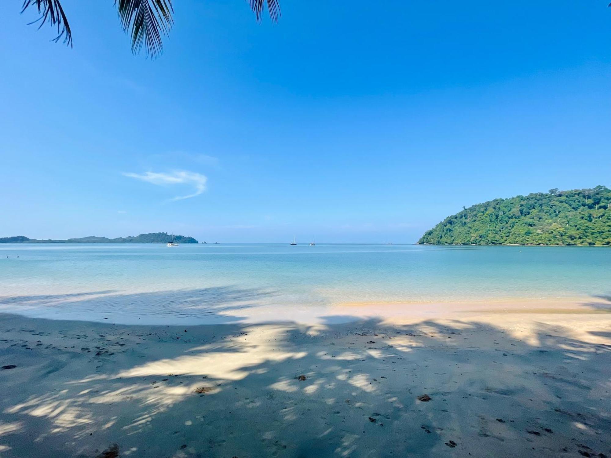 Sunny Cove Beach Resort Koh Phayam Ranong Exteriör bild