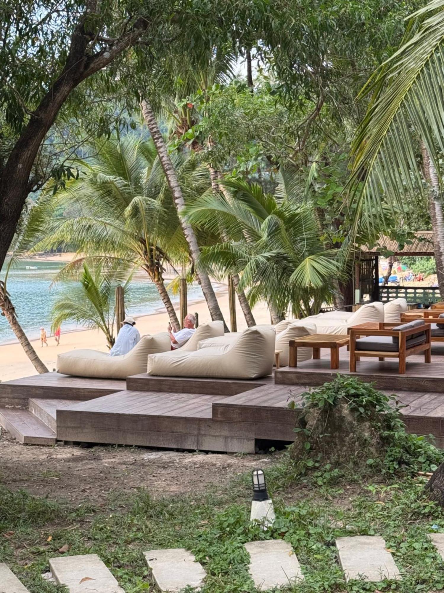 Sunny Cove Beach Resort Koh Phayam Ranong Exteriör bild