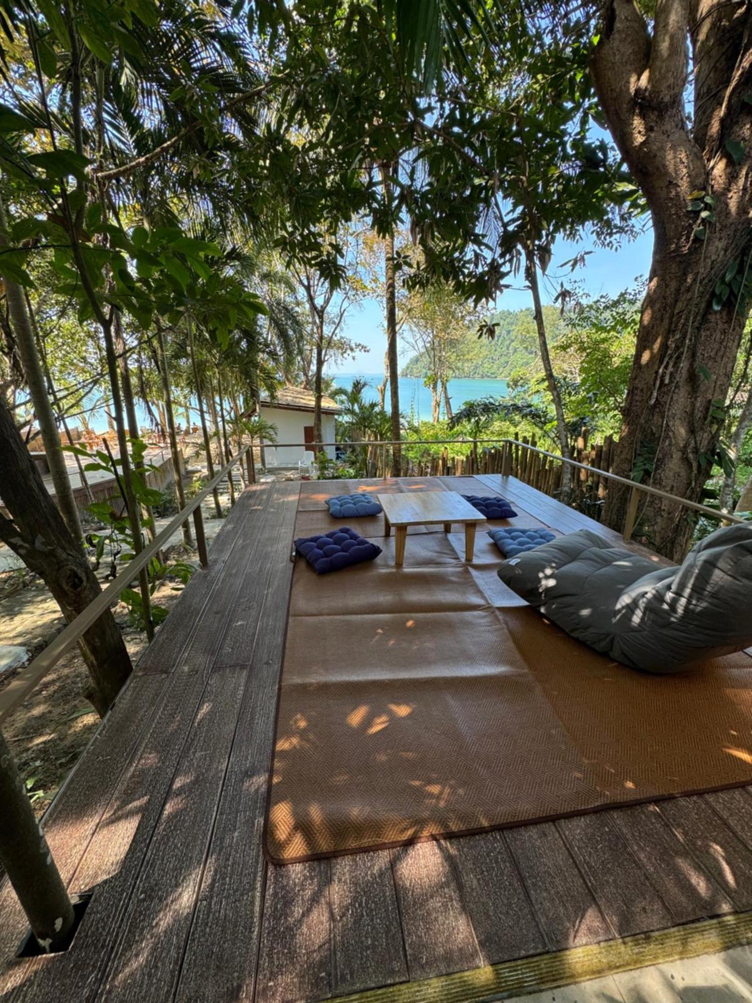 Sunny Cove Beach Resort Koh Phayam Ranong Exteriör bild