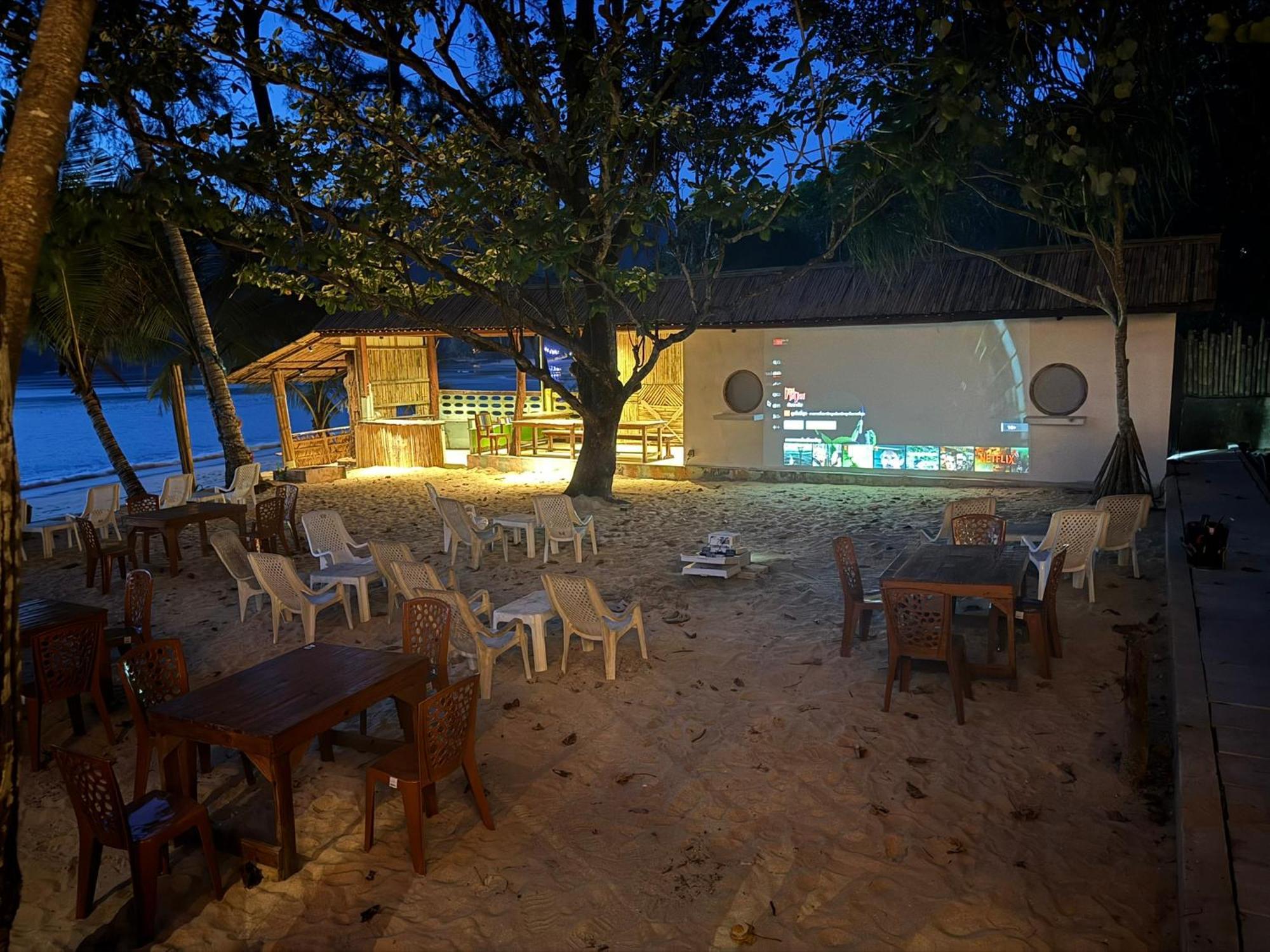 Sunny Cove Beach Resort Koh Phayam Ranong Exteriör bild