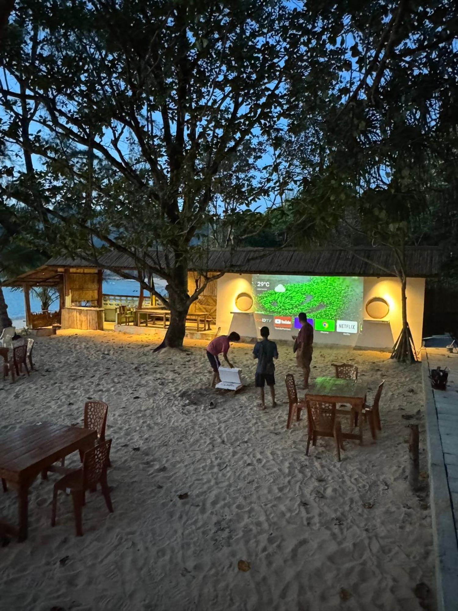 Sunny Cove Beach Resort Koh Phayam Ranong Exteriör bild
